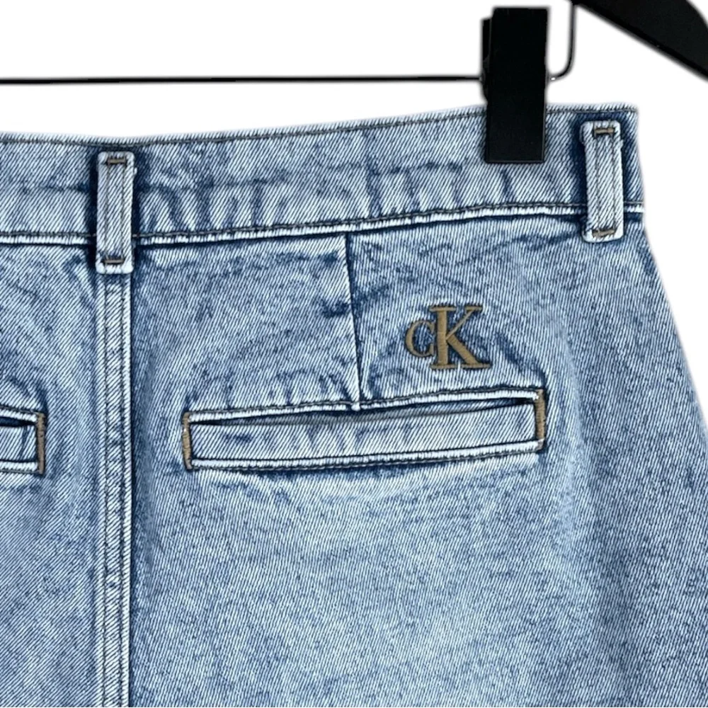 Calvin Klein A-Line Denim Shorts Size 26 High Rise with Stretch